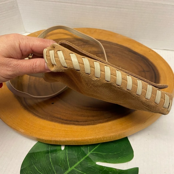 Urban Outfitters Muni Leather Cross body Bag - Picture 7 of 13